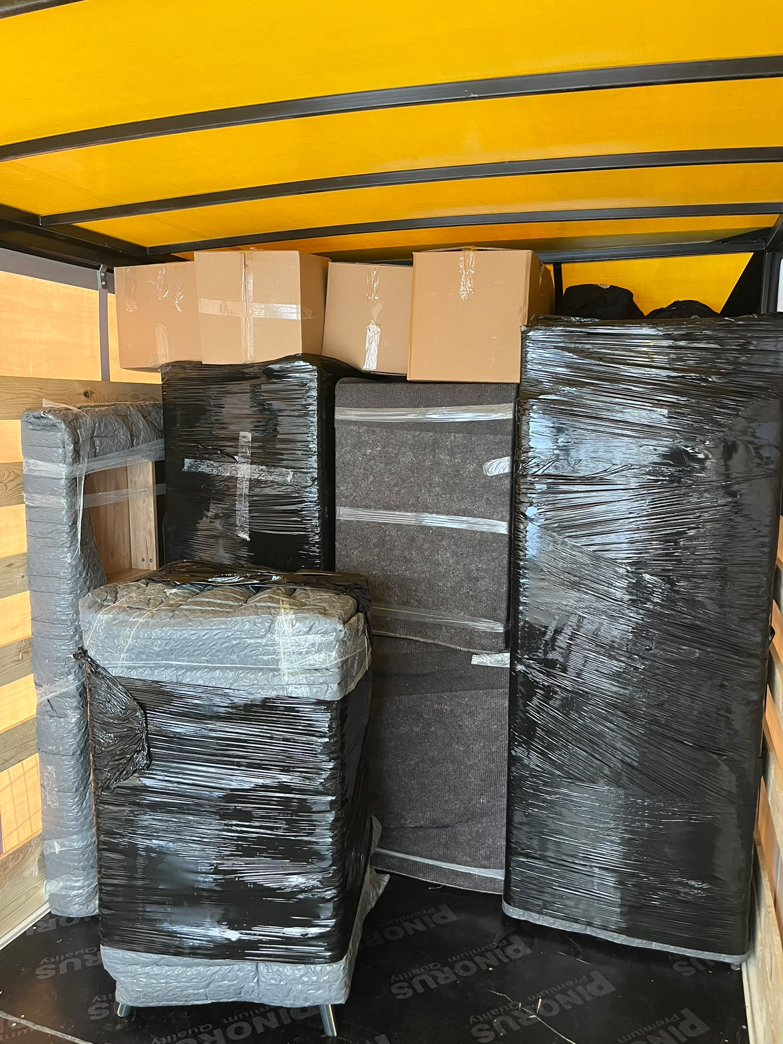Araca düzenli ve güvenli istifleme